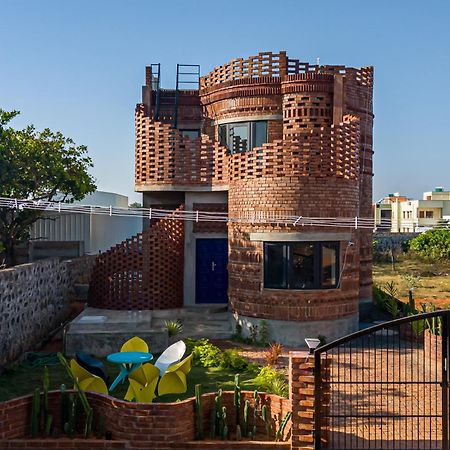 Pool Villa-House Of The Dancing Cactus Пондичери Екстериор снимка