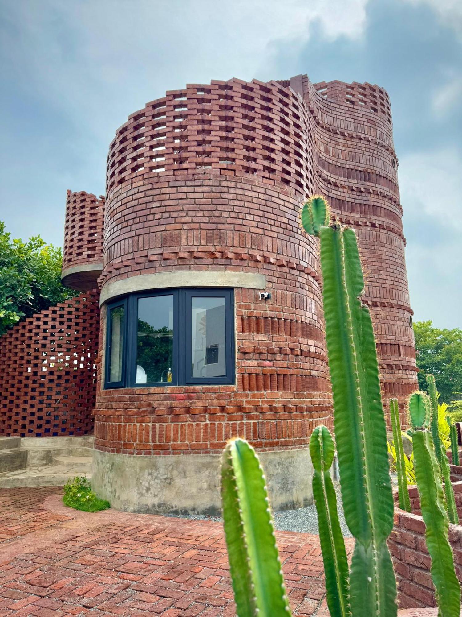 Pool Villa-House Of The Dancing Cactus Пондичери Екстериор снимка