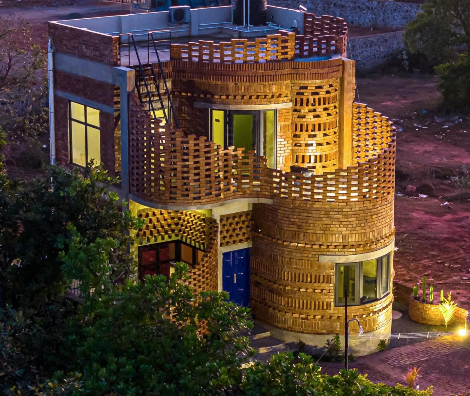 Pool Villa-House Of The Dancing Cactus Пондичери Екстериор снимка