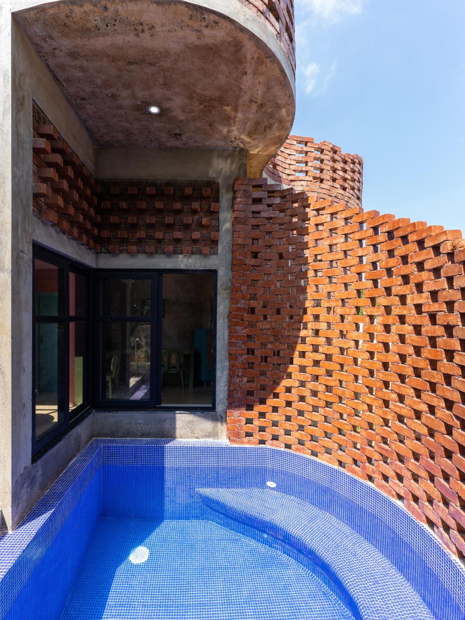 Pool Villa-House Of The Dancing Cactus Пондичери Екстериор снимка